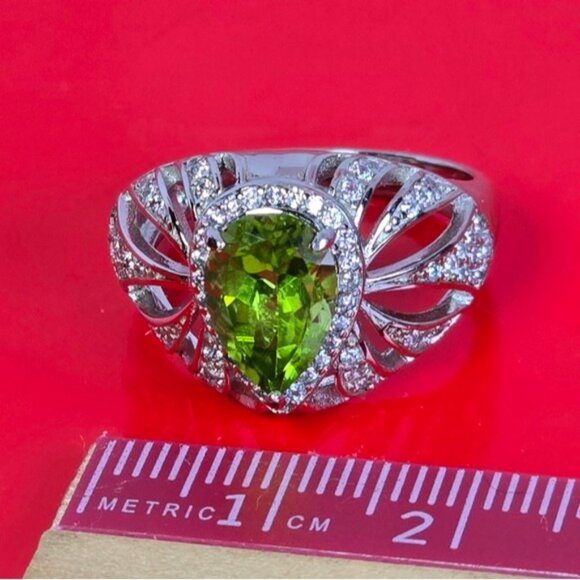 925 Sterling Silver Ring with Natural Peridot & CZ - Picture 5 of 11